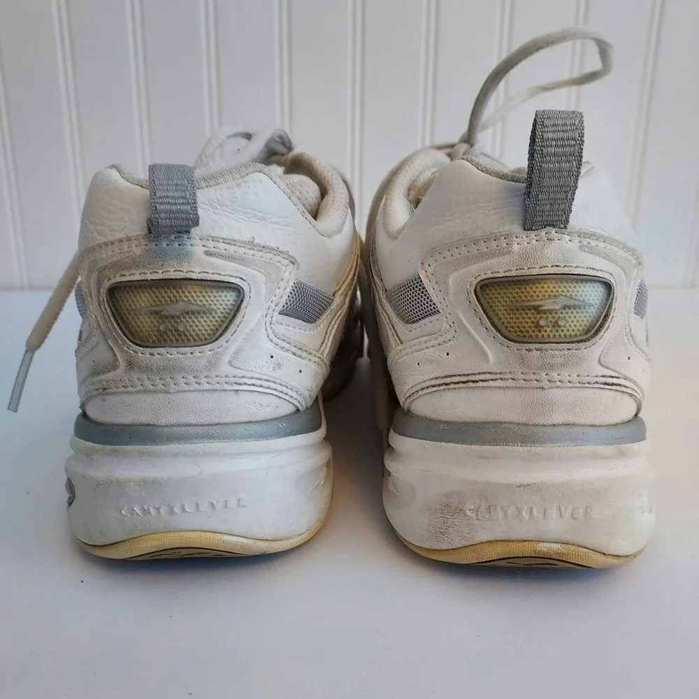 Avia 330 Womens 8 White Athletic‎ Shoes Cantilever Technology Sneakers Casual